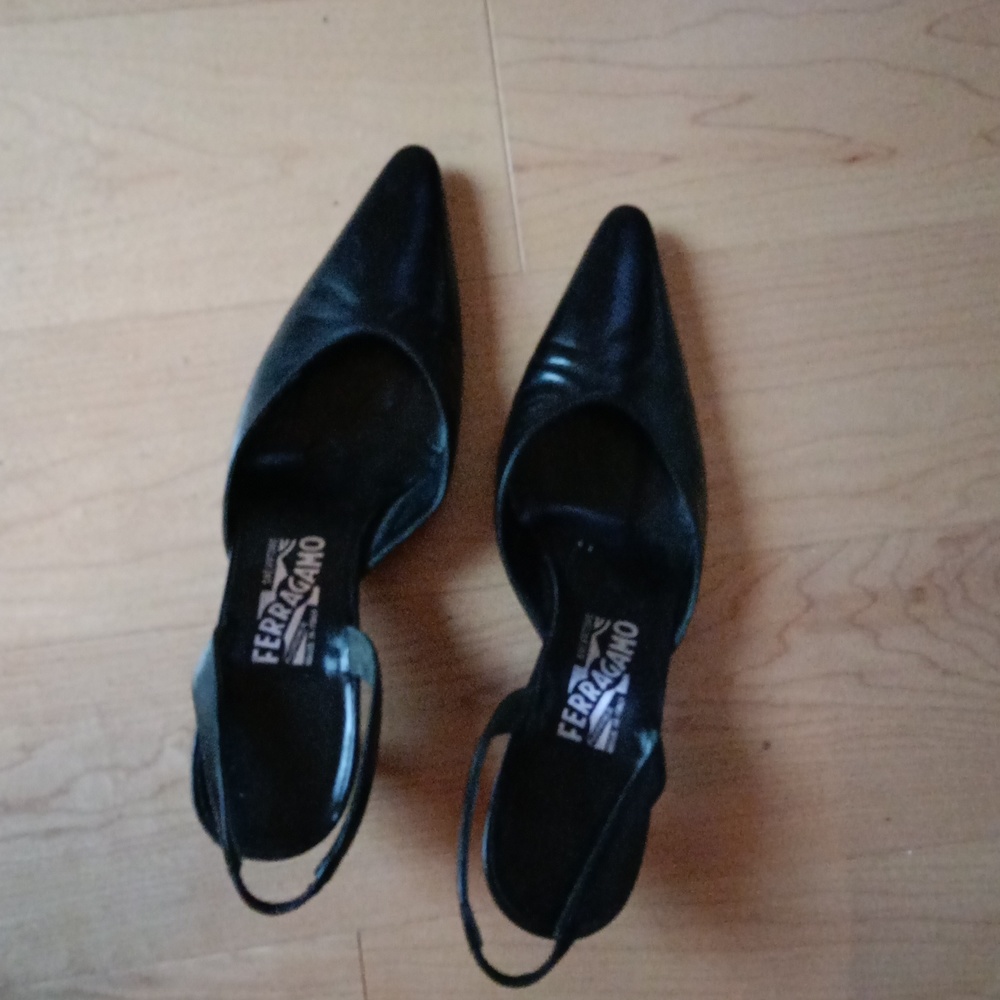 Salvatore Ferragamo Black leather slingback